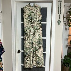 Absolutely gorgeous vintage Asian style dresss  with phoenix and floral fabric